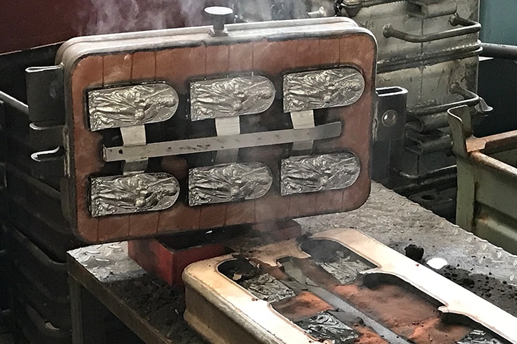 Kaiser Karl in Form gebracht – mit Aluminiumguss! 