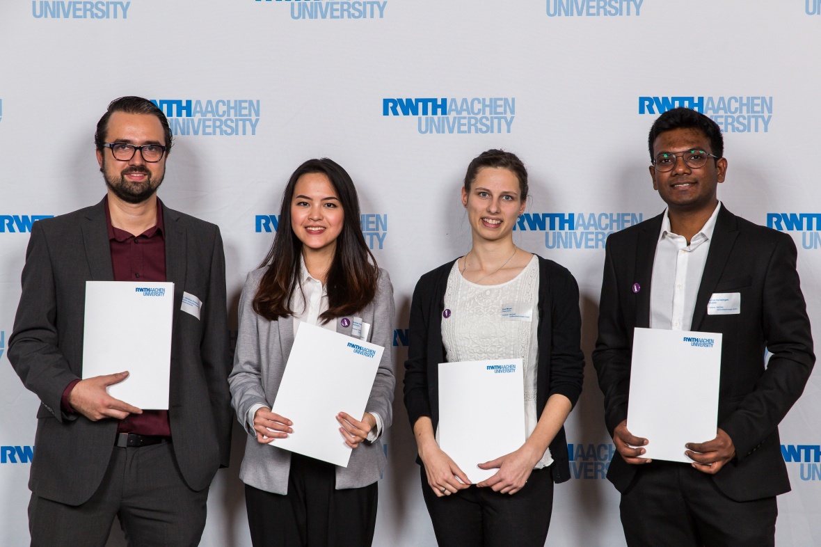 Dr. Christian Schankies begrüßte die neuen Stipendiaten der RWTH Aachen im Namen der MAGMA GmbH (Foto: Stefan Hense) 