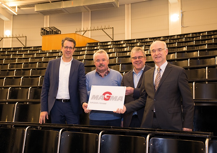 A shared commitment to the growth of young talents in the “MAGMA-Hörsaal” H218 at the Foundry Institute  of the RWTH Aachen University (l. to r.): Dr. Marc Schneider, Dr.-Ing. Erwin Flender, Dr.-Ing. Jörg C. Sturm, Univ. Prof. Dr.-Ing. A. Bührig-Polaczek 